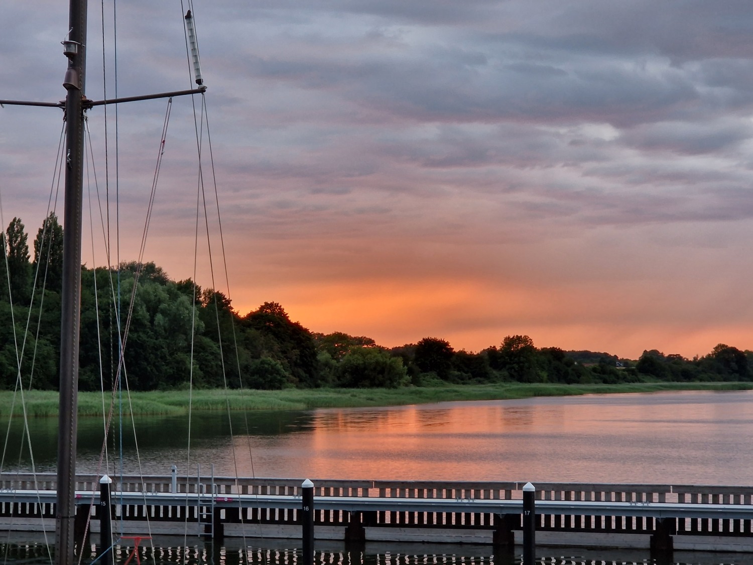 Gemütliches Hausboot Liliput an der Ostsee