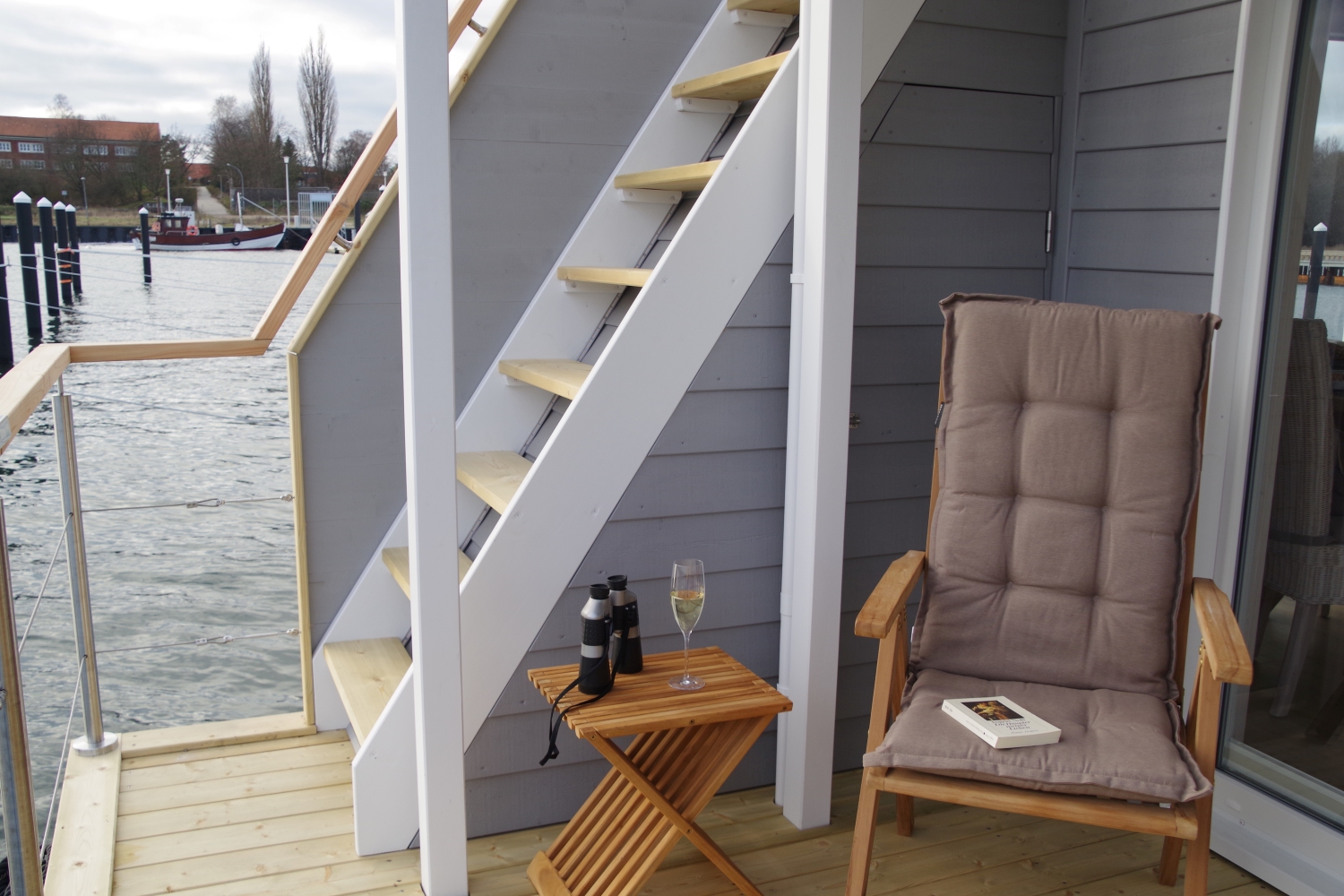 Gemütliches Hausboot Liliput an der Ostsee