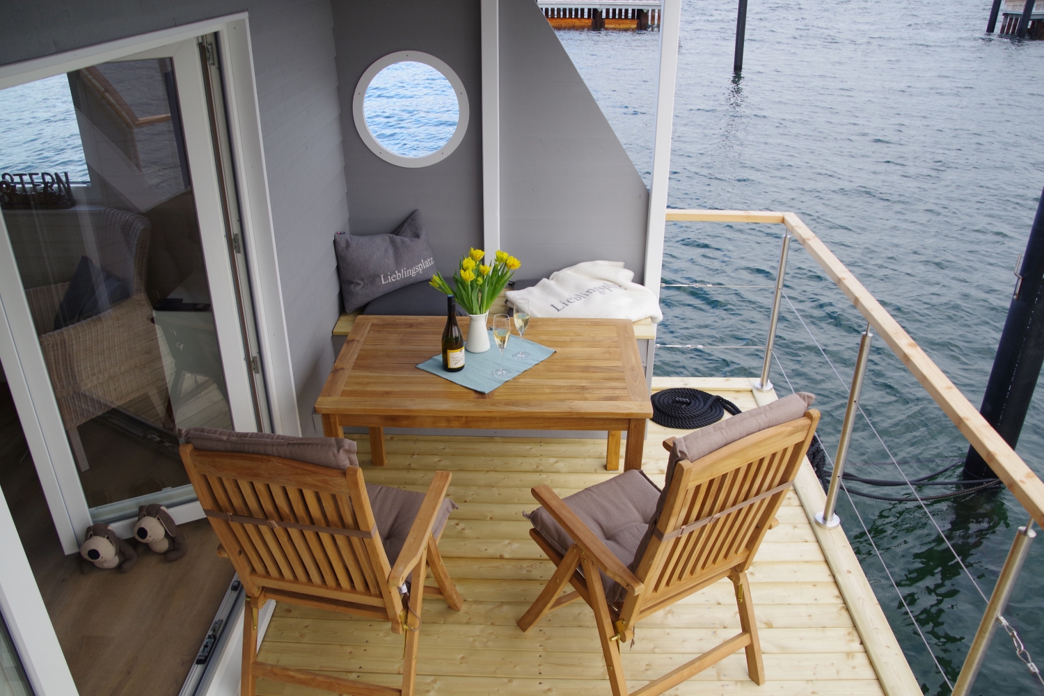 Gemütliches Hausboot Liliput an der Ostsee
